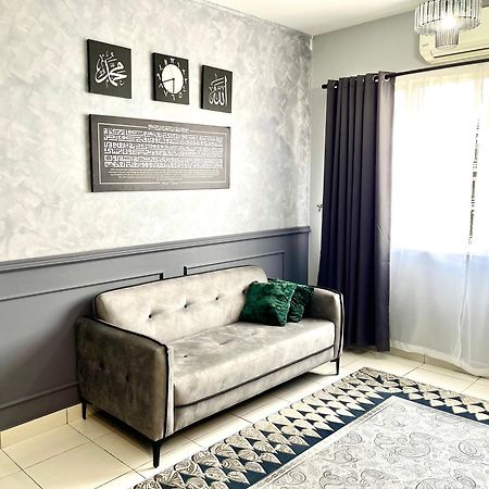Dp Islamic Homestay Сетия Алам Екстериор снимка